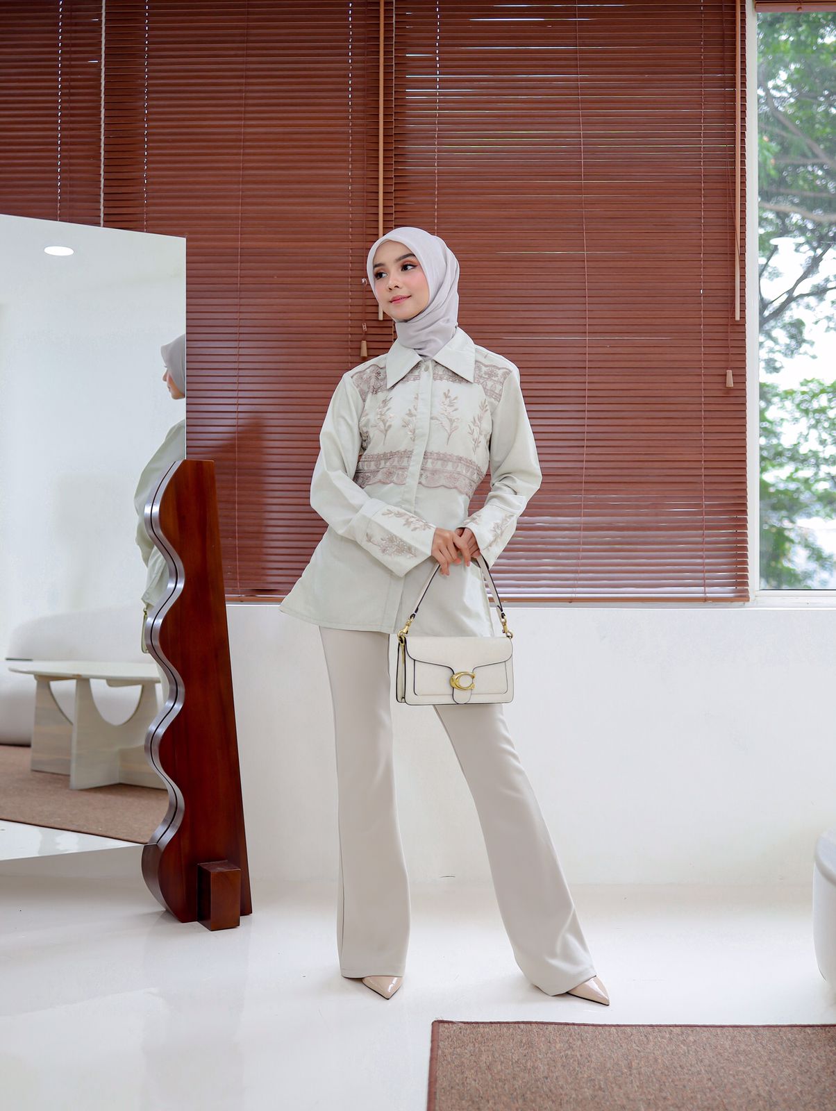 Cassa Lace Shirt - Image 3