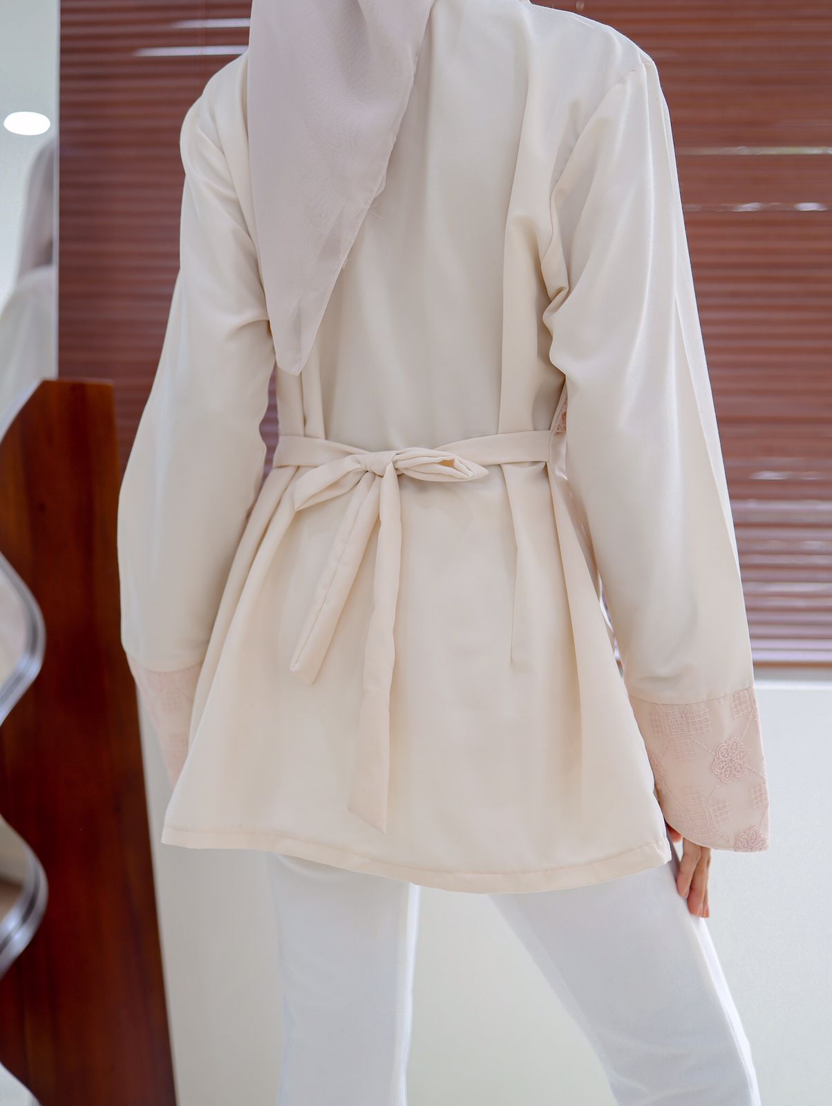 Cassa Lace Shirt - Image 6