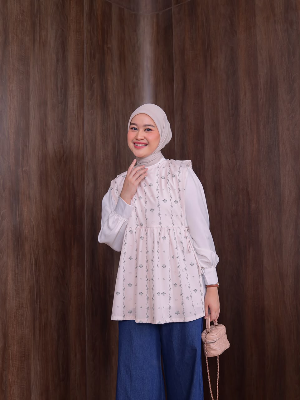Shanara Set Vest - Image 8